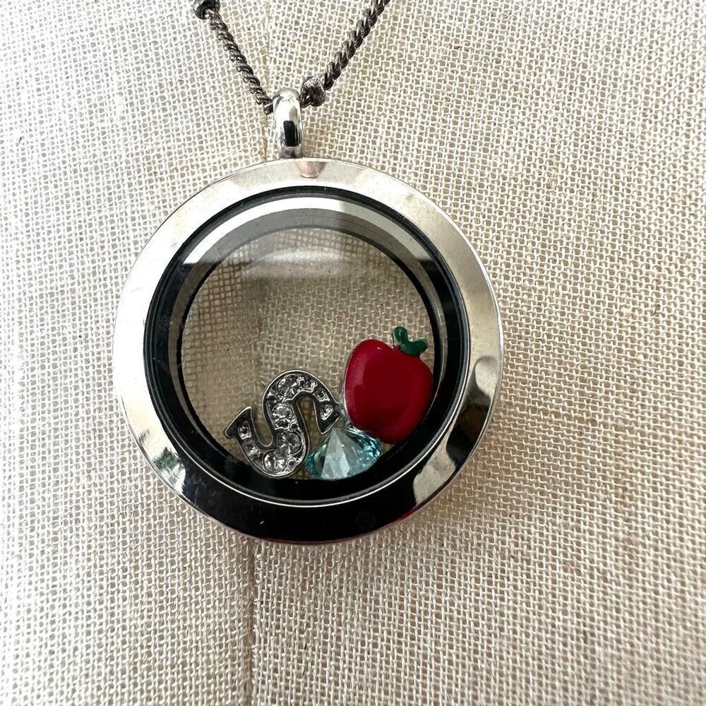 Origami Owl silver tone  apple S locket necklace